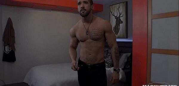  Straight French Canadian Muscle Hunk & His Webcam Solo